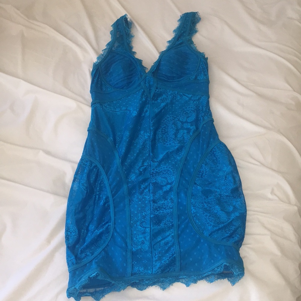 Bebe blue dress with lace